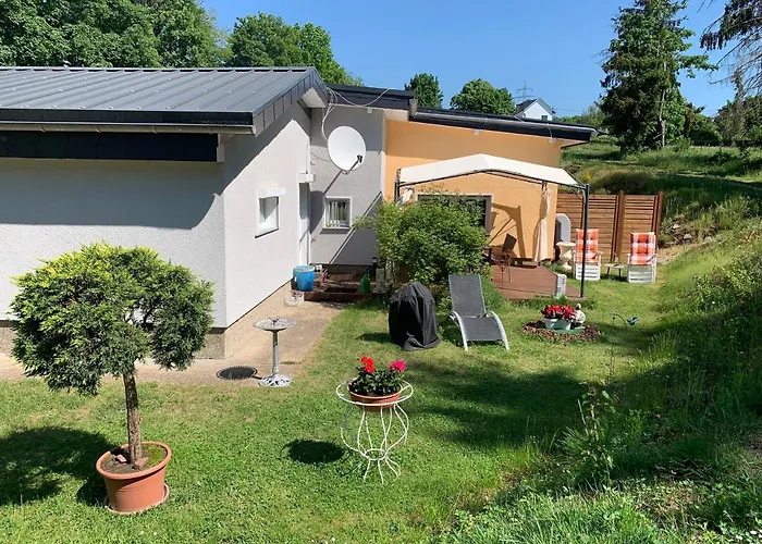 Ferienhaus Relax - Modernes Haus auf großem Grundstück im Grünen